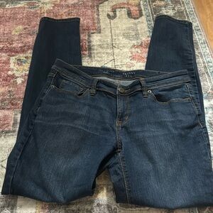 The Limited Denim Skinny Leg mid rise five pocket jeans Sz 12 medium wash